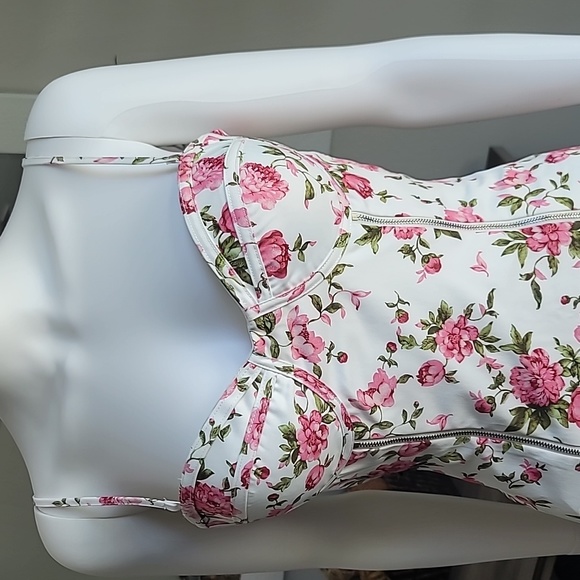 Dress - Picture 3 of 4